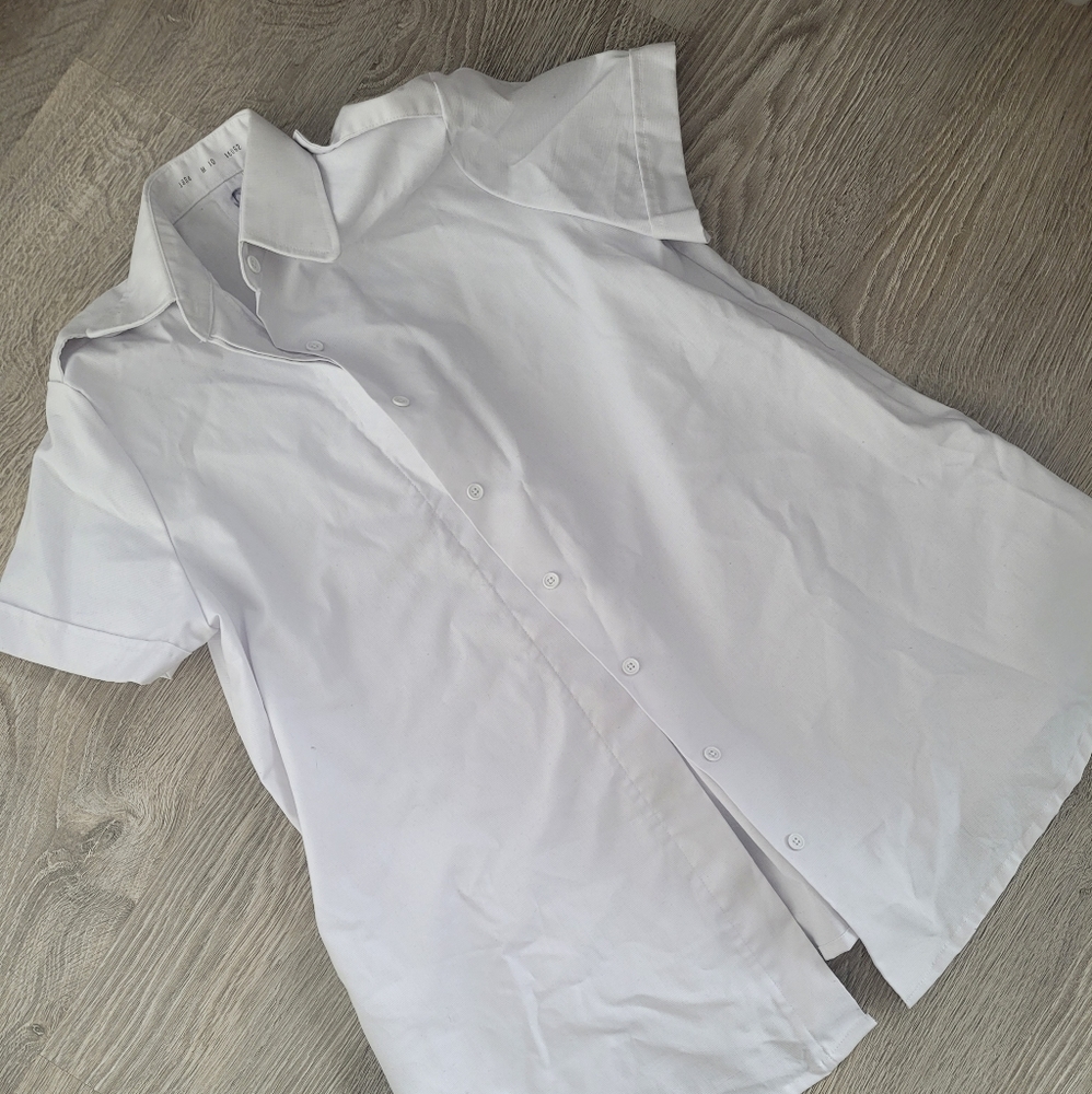 🎉 3/$10 - Button Up Dress Shirt